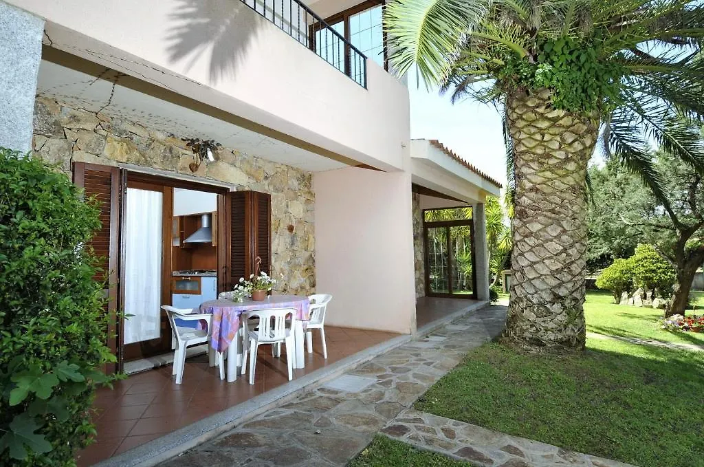 Apartment Iss Travel, Villa Fiorita - 800 M From La Cinta Beach San Teodoro