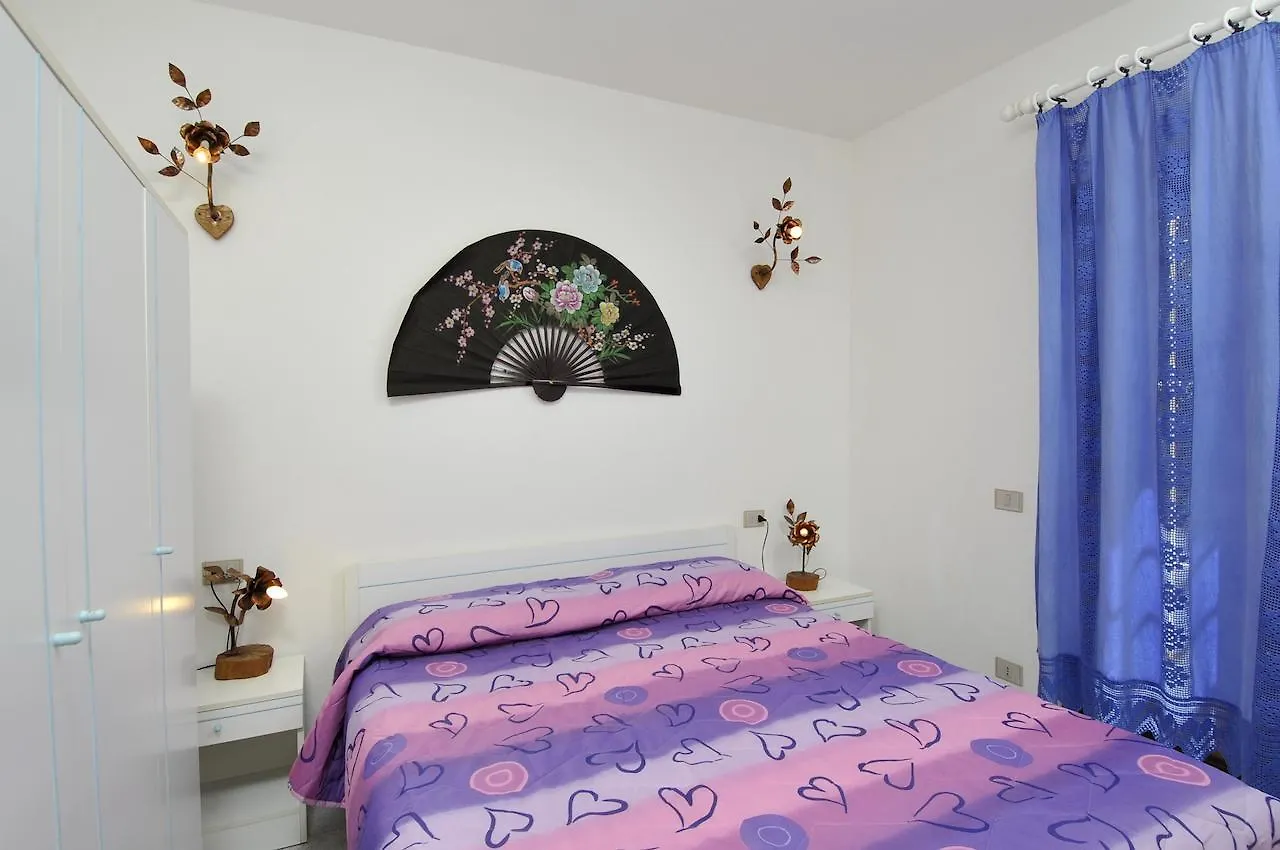 Iss Travel, Villa Fiorita - 800 M From La Cinta Beach San Teodoro  Italy